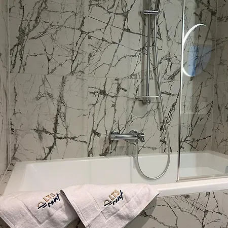 Lts Rent Luxury & Comfortable Lakowa Apartment *